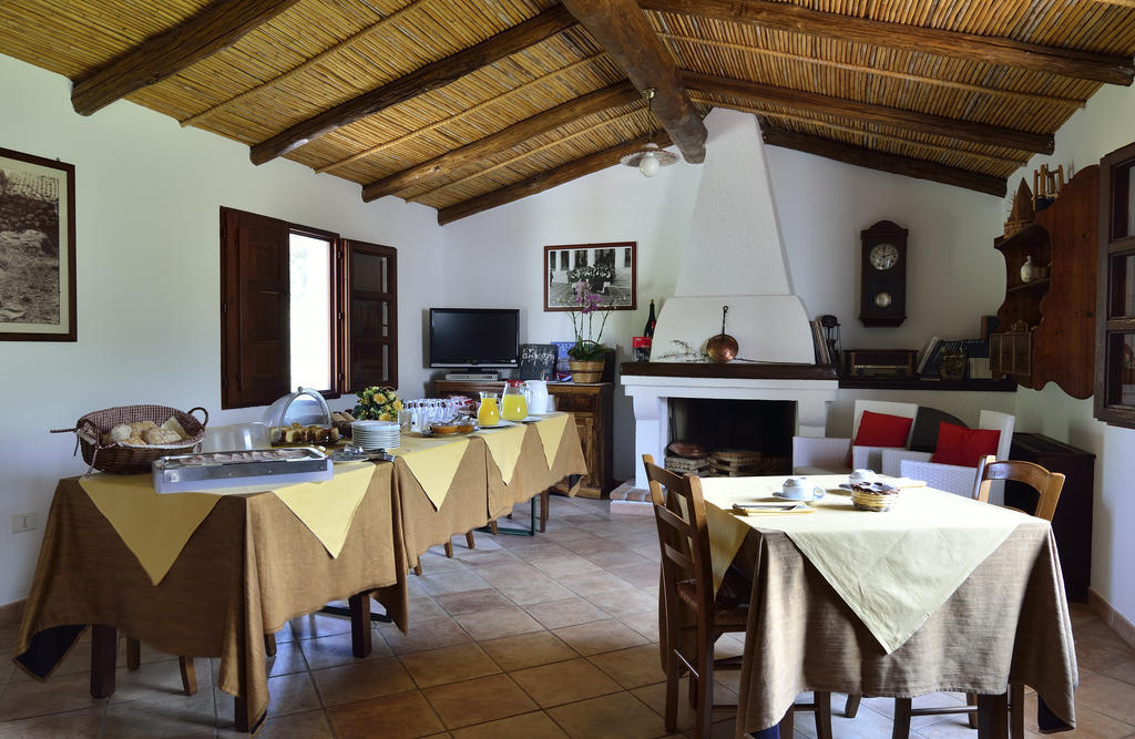 Agriturismo Guthiddai Oliena Exterior photo